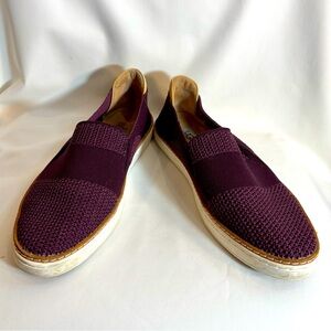 UGG Sz 9.5 Canvass Burgundy Purple Slip On Slide Sneakers Rubber Sole